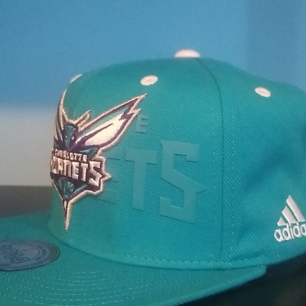 NBA SNAPBACK HAT HORNETS - Picture 2 of 5